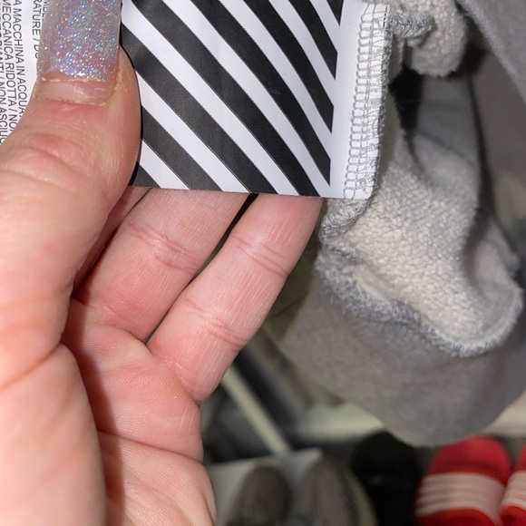 Men’s authentic crewneck off-white sweater size extra-large - Picture 5 of 7